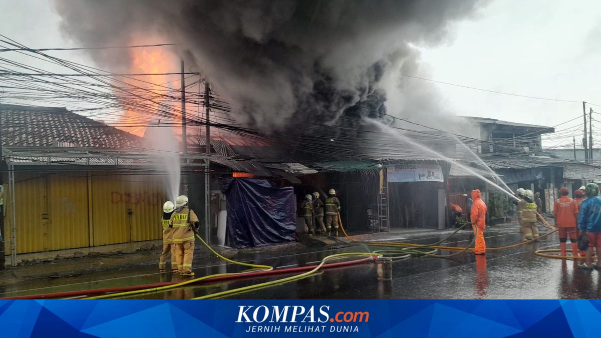 Dua Dara Kembar: Kehangatan Mebel Lokal di Jantung Cilacap